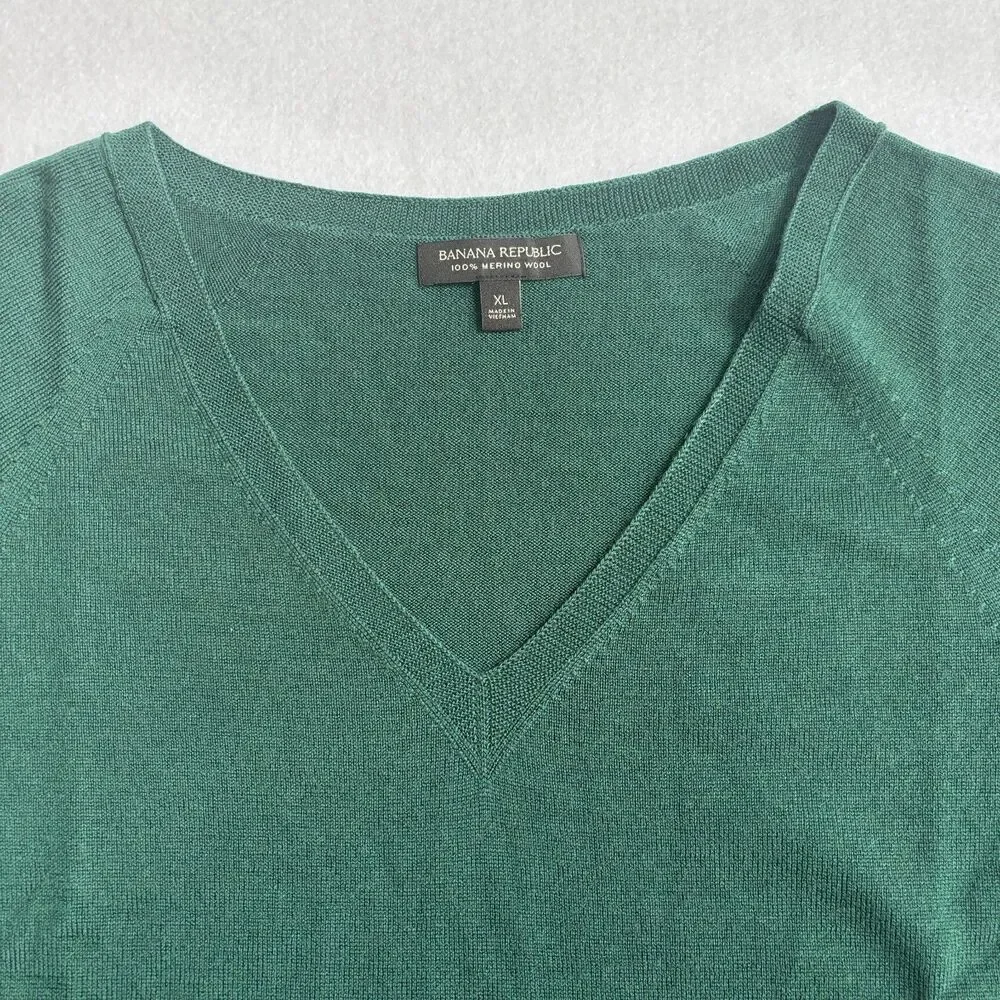 Banana Republic Merino Wool Sweater Mens XL Green V Neck Preppy Long Sleeve EUC